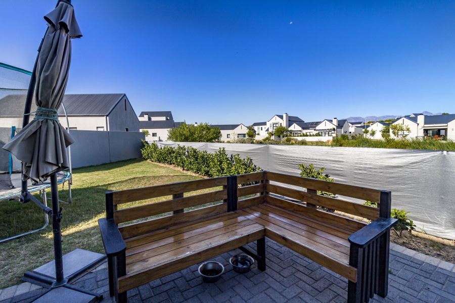 2 Bedroom Property for Sale in Aan de Wijnlanden Western Cape